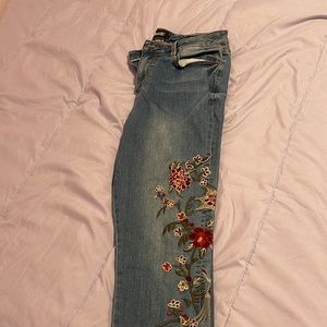 Cute vintage jeans with floral design on the side